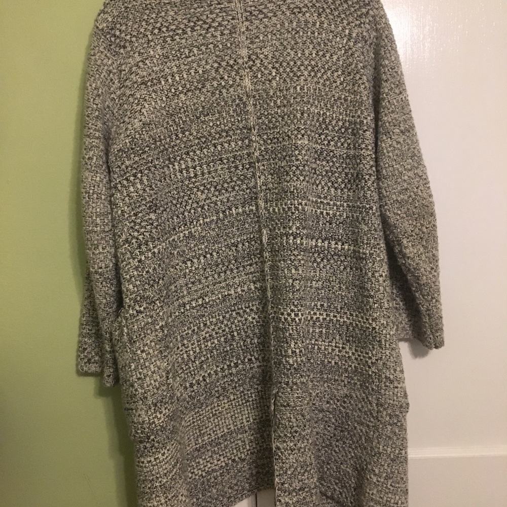 Gray Duster - Picture 2 of 2